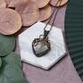 szare wisiorki miedziany amulet wisiorek wire wrapping