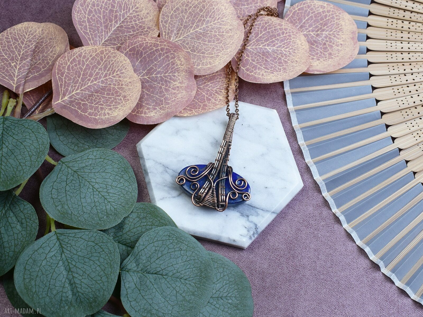Miedziany wisiorek boho z wire wrapping ręcznie robiony na prezent
