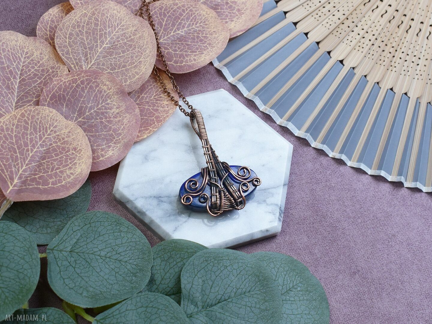 Miedziany wisiorek boho z wire wrapping ręcznie robiony na prezent