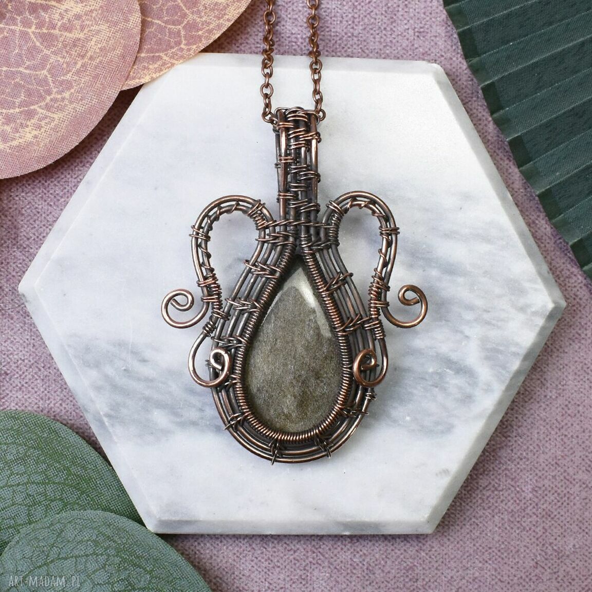 Miedziany wisiorek wire wrapping z obsydianem - ręczne wykonanie