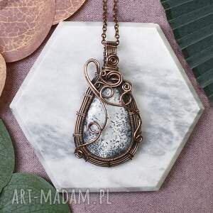 miedziany wisiorek wire wrapping z opalem dendrytowym #419