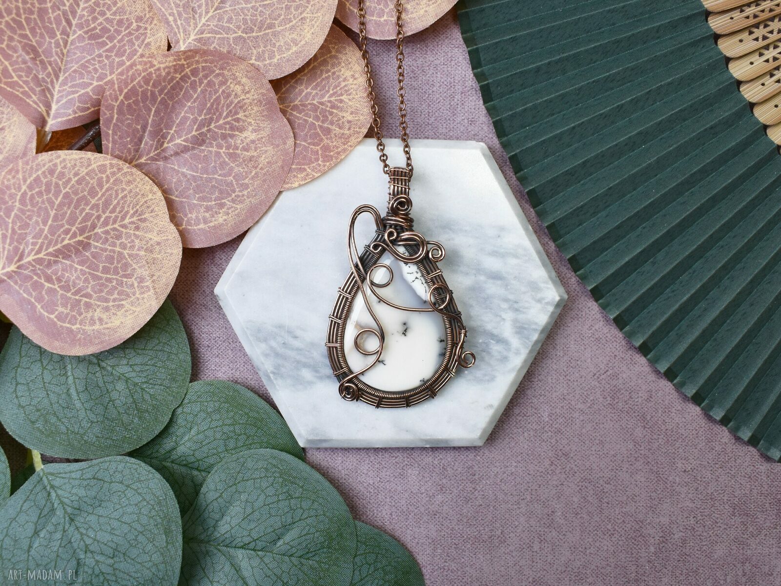 Miedziany wisiorek wire wrapping z opalem dendrytowym #450 art Madam.pl