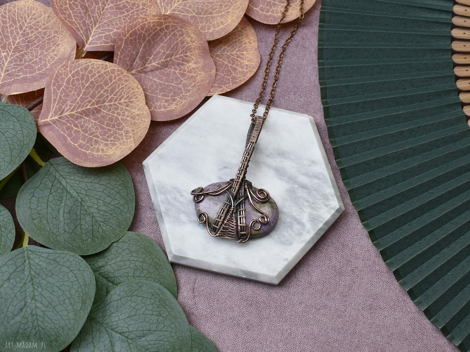 Miedziany wisiorek wire wrapping z purpurytem na prezent ręcznie robiony