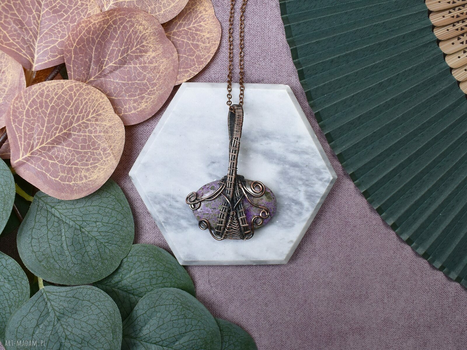 Miedziany wisiorek wire wrapping z purpurytem na prezent ręcznie robiony