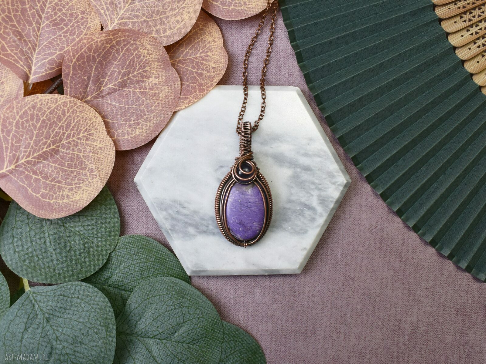 Miedziany wisiorek z purpuritem wire wrapping ręcznie robiony