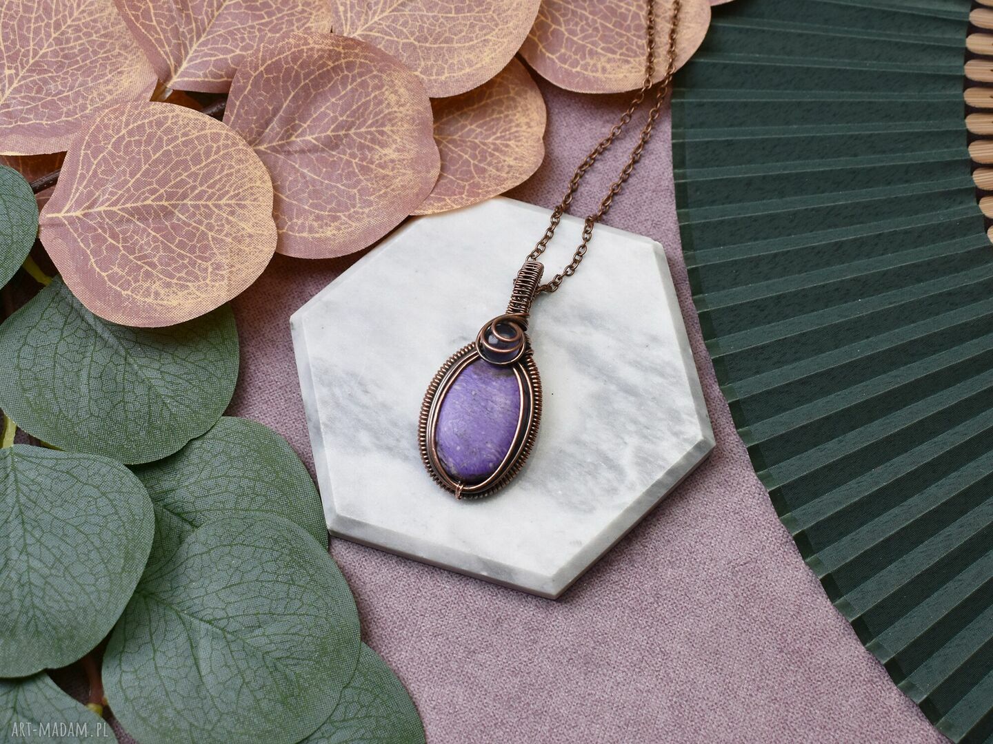 Miedziany wisiorek z purpuritem wire wrapping ręcznie robiony