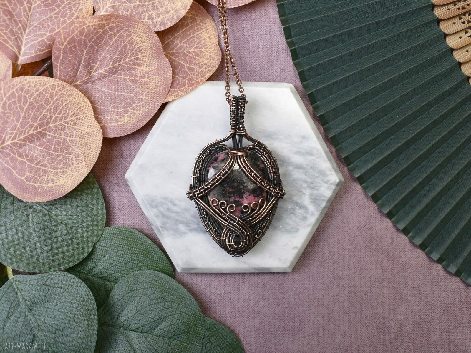 Miedziany wisiorek boho z rodonitem wire wrapping