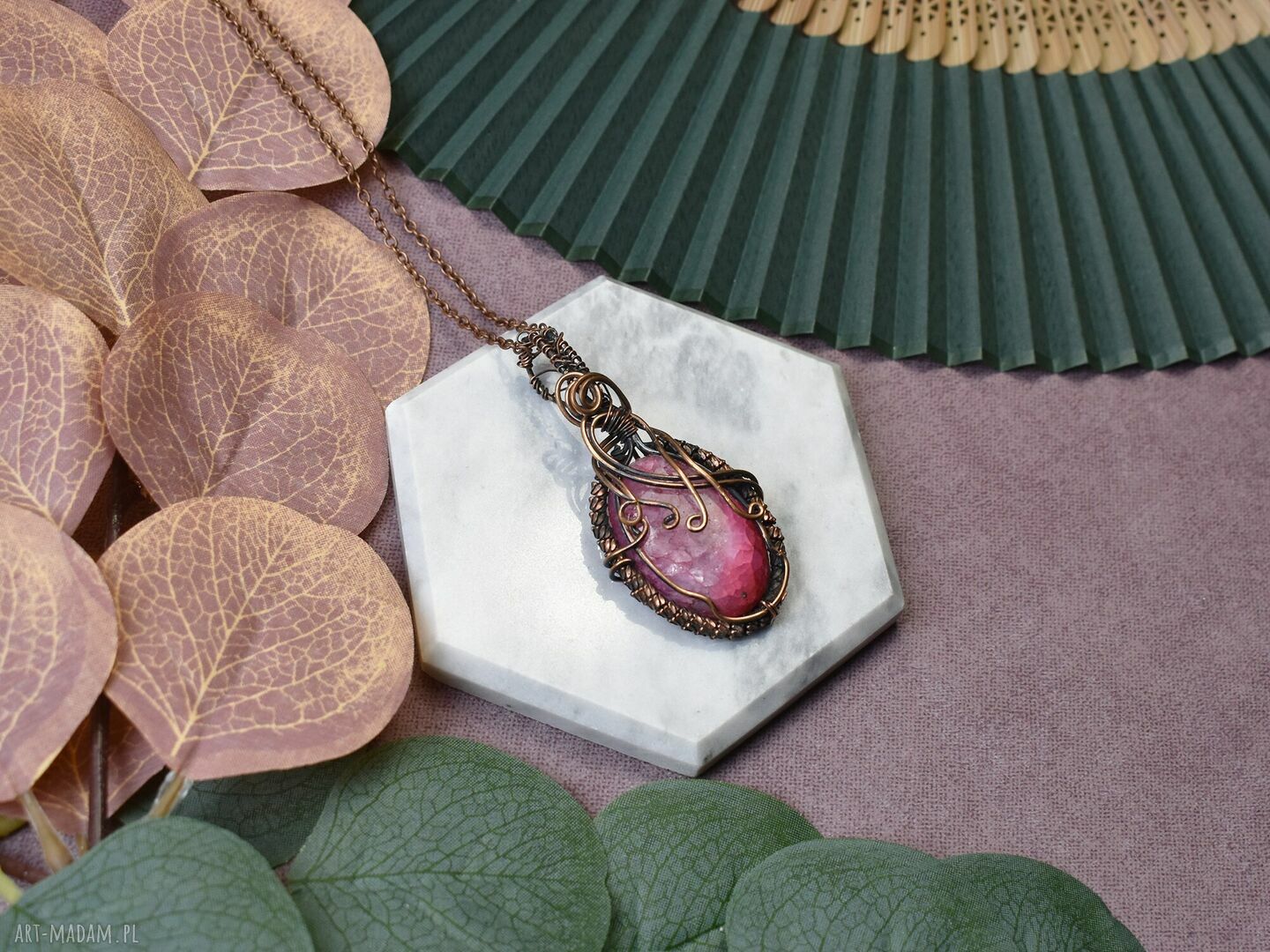 Miedziany wisiorek wire wrapping z różowym agatem #225 boho na prezent