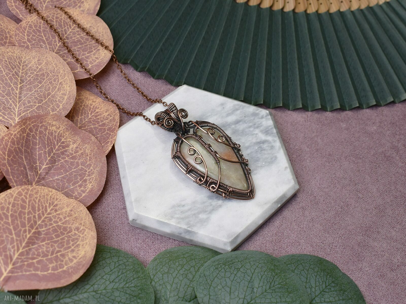 Miedziany wisiorek Wire Wrapping z serafinitem aqua boho zachwyt