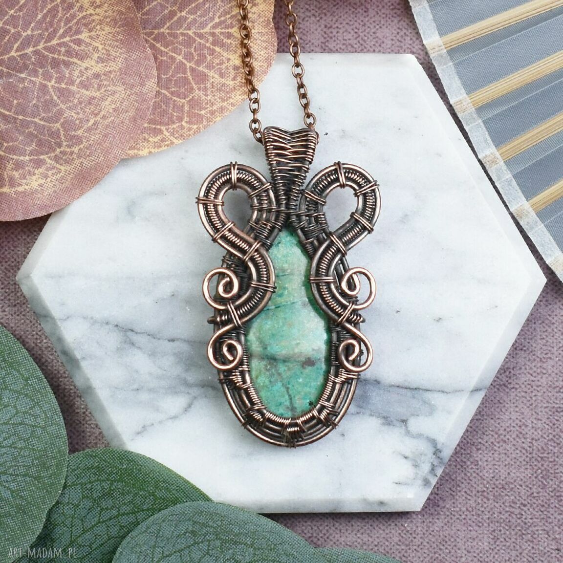 Miedziany wisiorek wire wrapping z szatukitem - rękodzieło #527