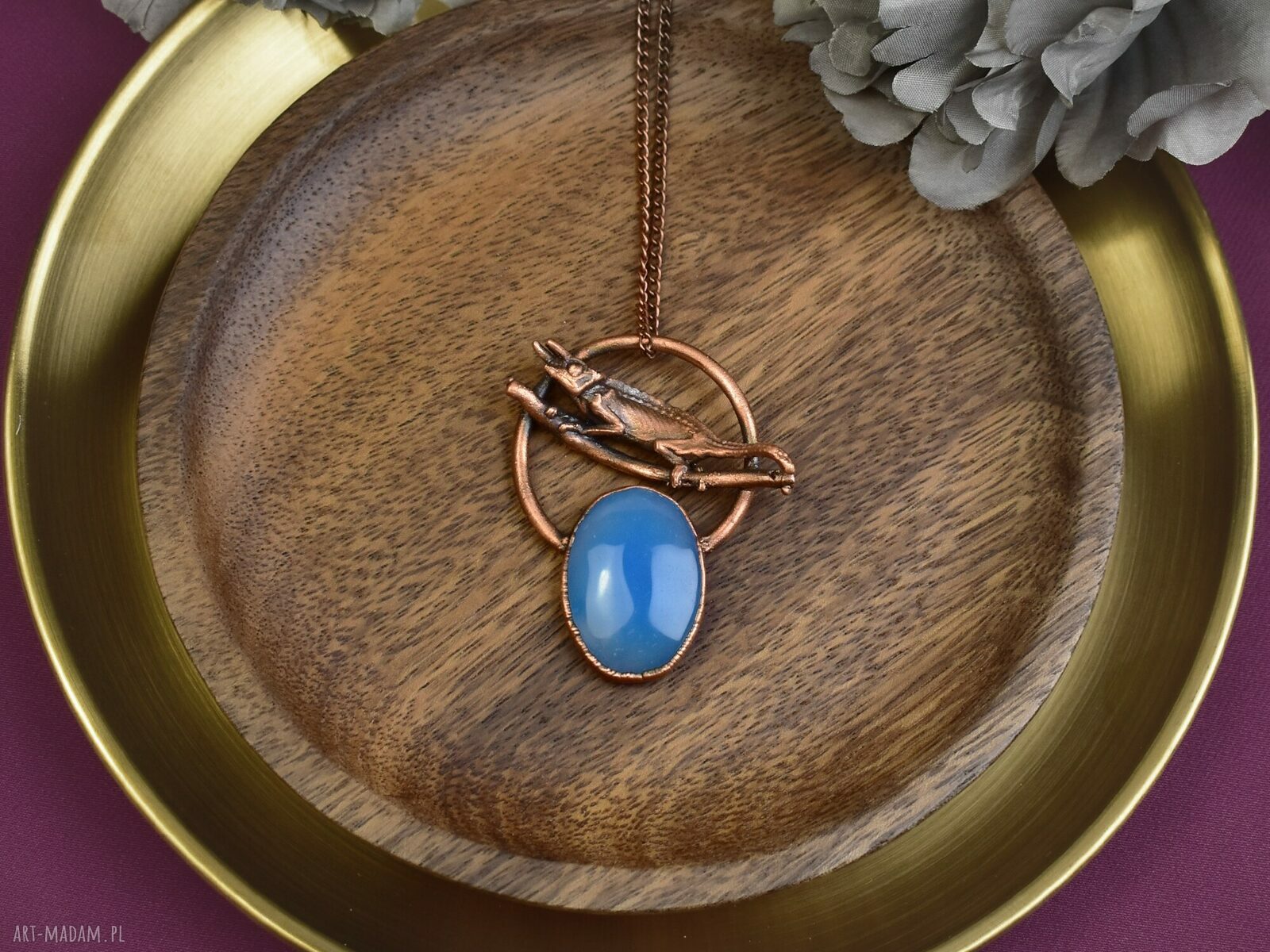 Miedziany wisiorek z chalcedonem i kameleonem niebieski | unikatowy handmade