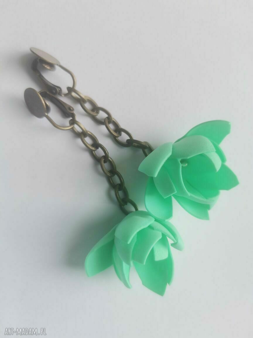 Miętowe klipsy etno boho folk - leciutkie kwiaty handmade