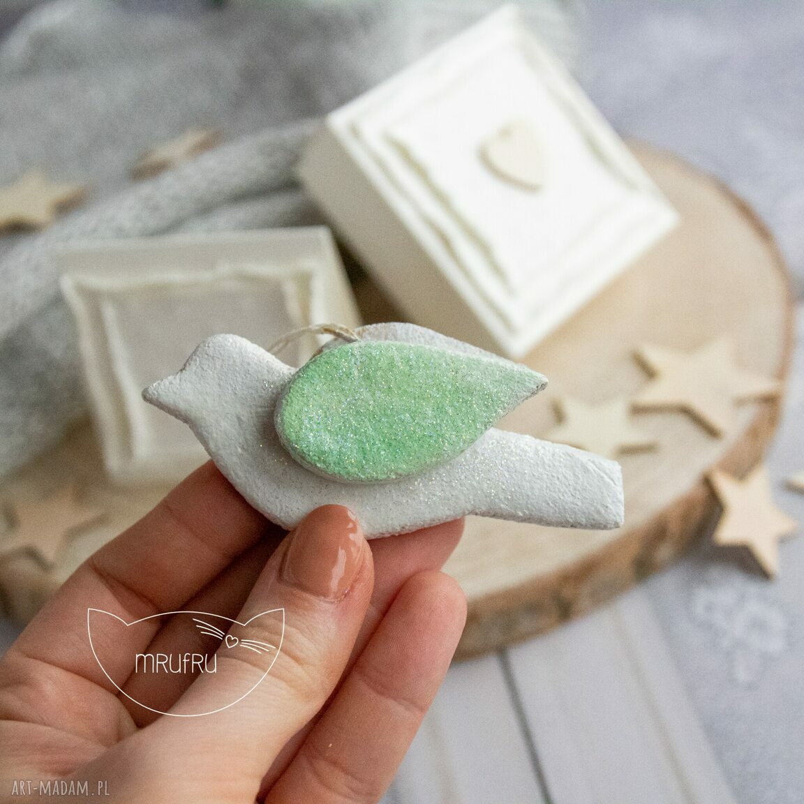 kartki: Mini kartka, ptaszek wiosenny i ozdobne pudełeczko. Uroczy ptasi zestaw