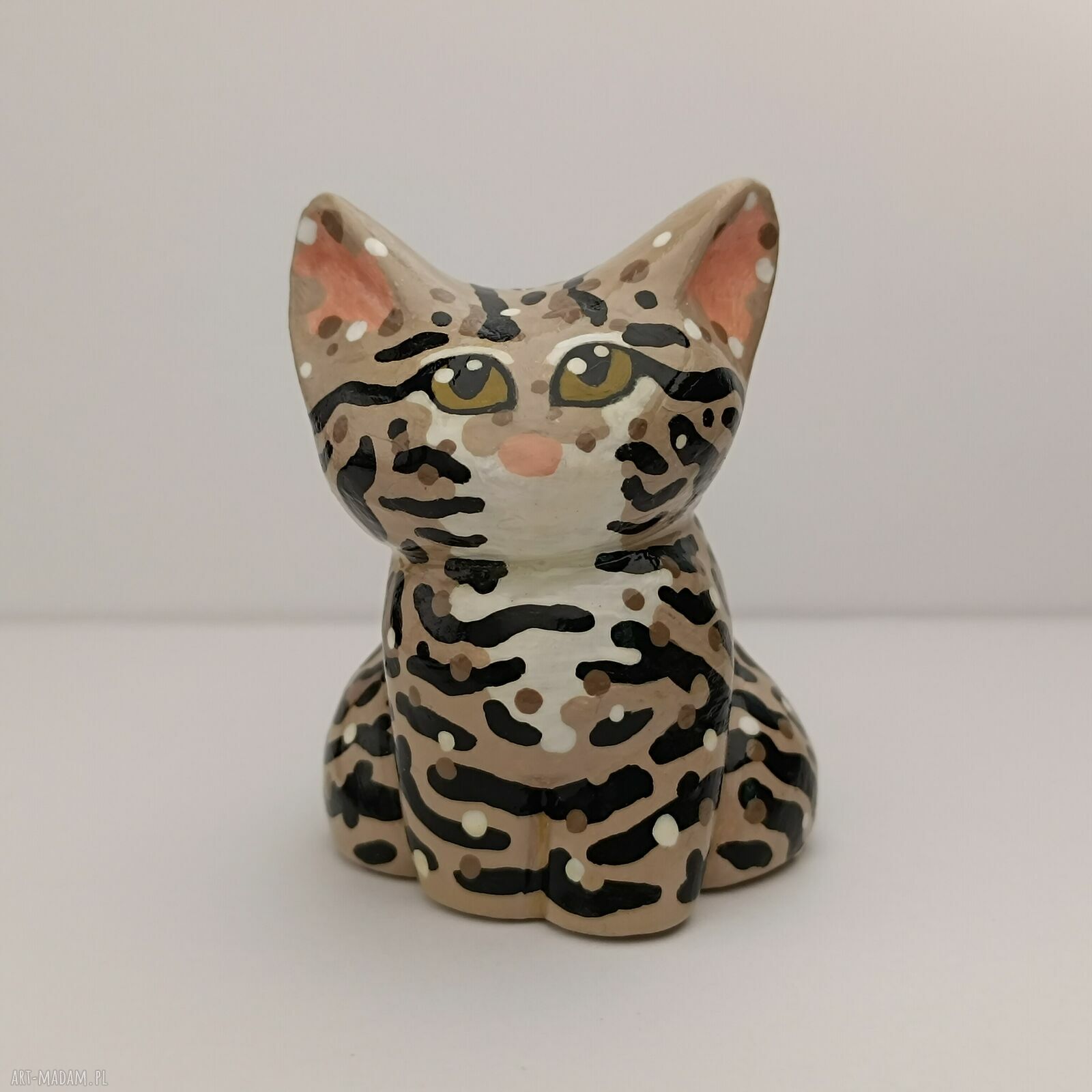 Mini figurka szarego kota bengalskiego - ręcznie malowana dekoracja