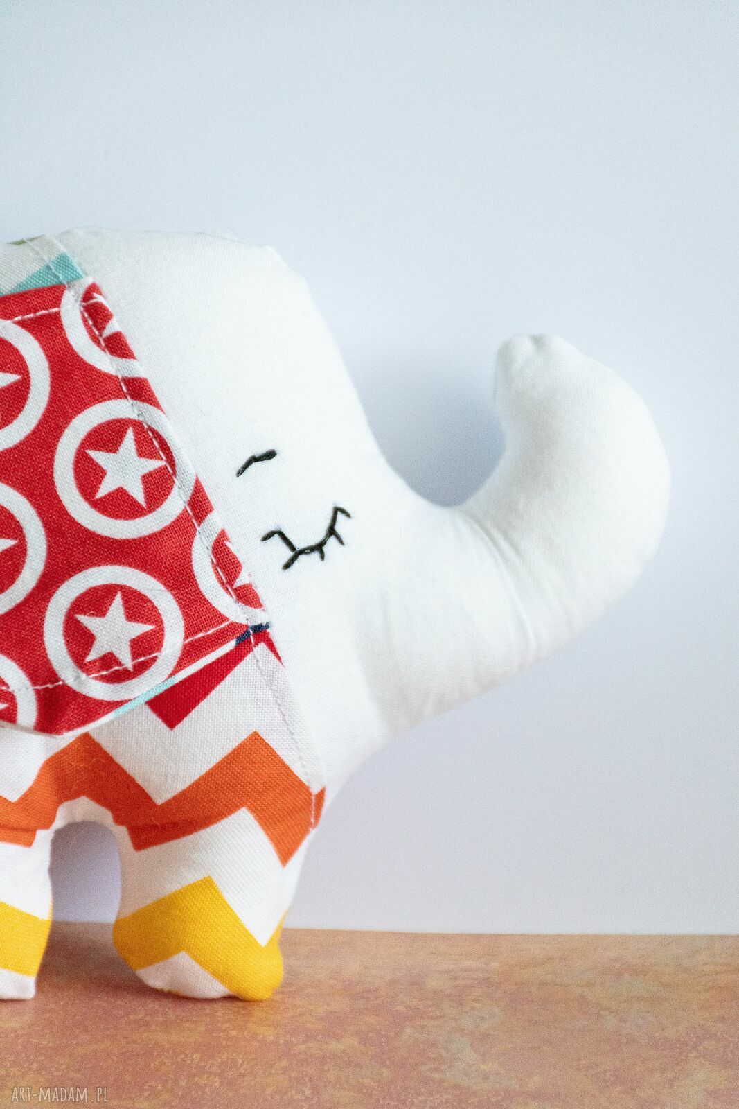 Mini słonik Tadziu - mała maskotka handmade dla dziecka
