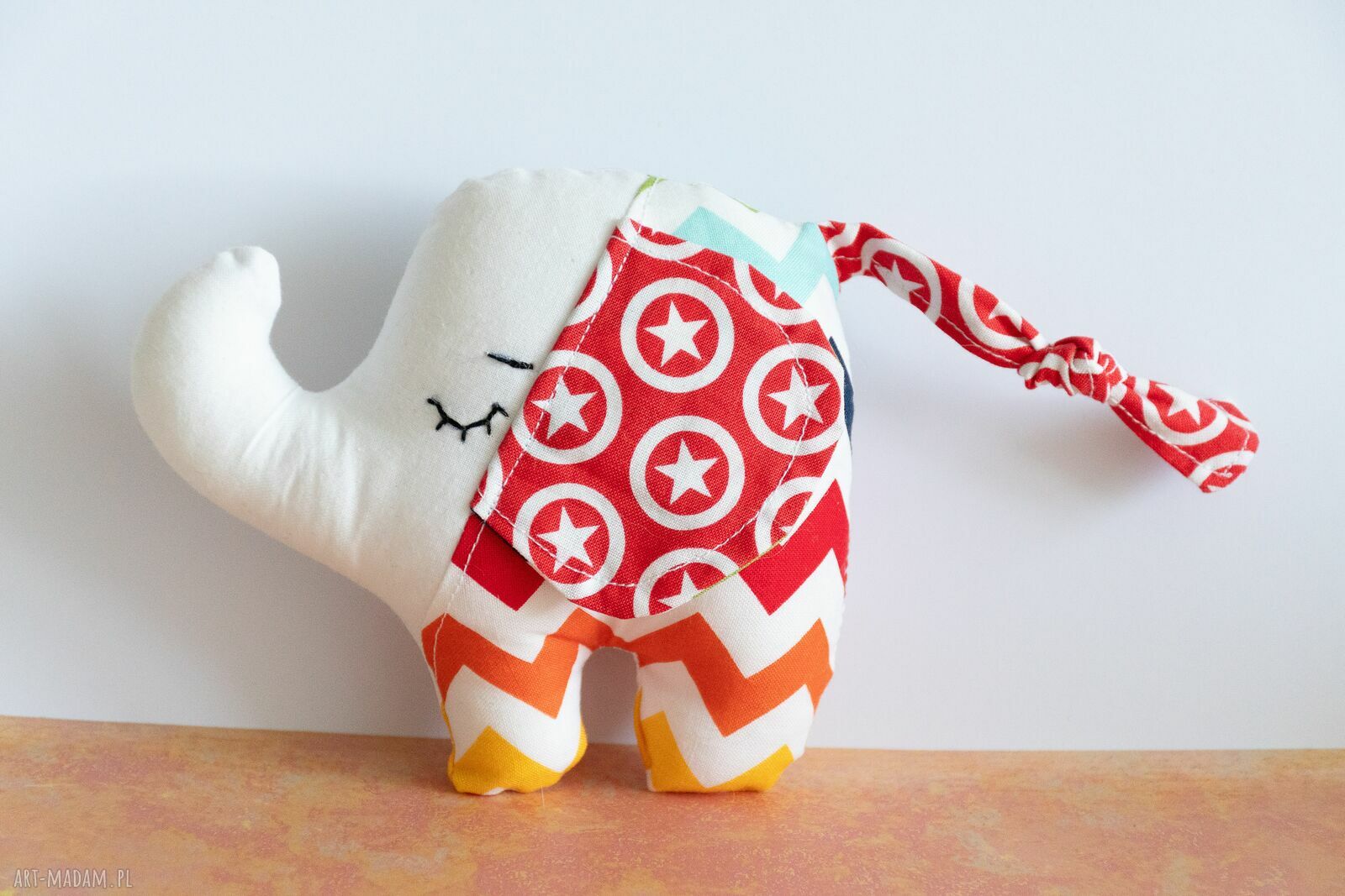 Mini słonik Tadziu - mała maskotka handmade dla dziecka