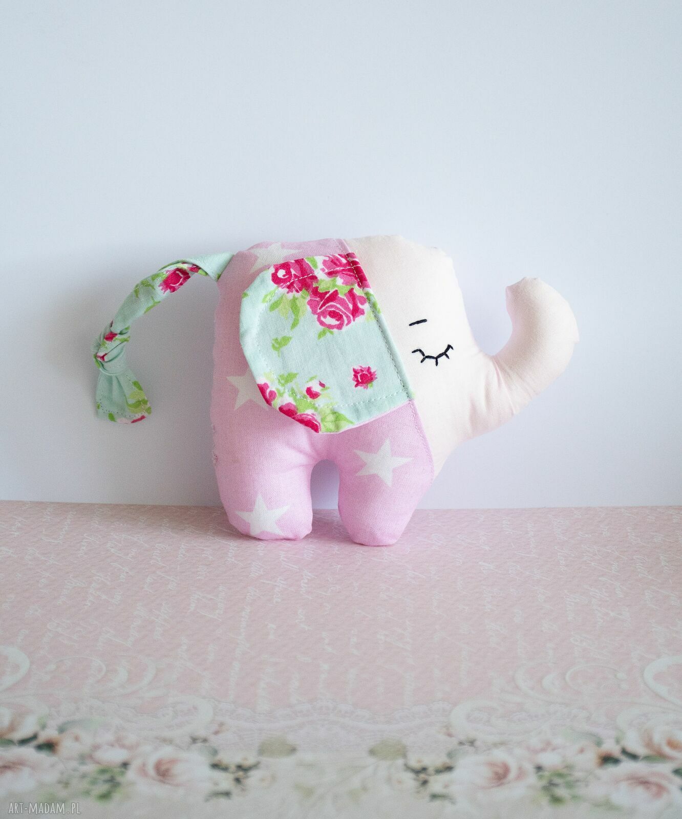 Mini słonik Malinka 14 cm - różowa maskotka na szczęście