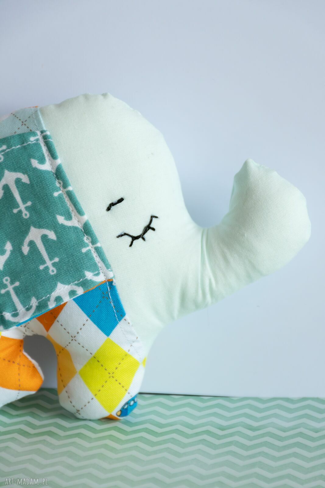 Mini słonik Adaś - ręcznie szyta maskotka 14 cm