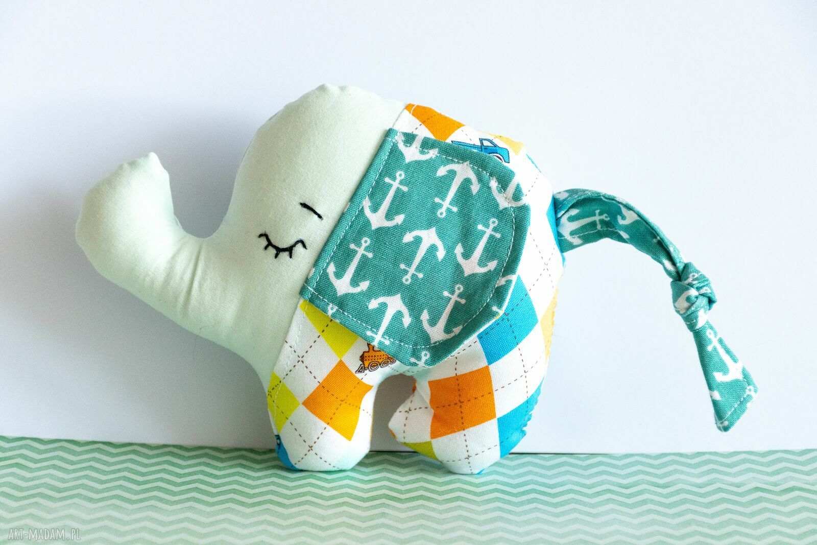 Mini słonik Adaś - ręcznie szyta maskotka 14 cm