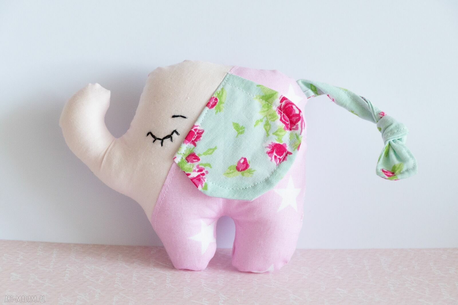 Mini słonik Malinka 14 cm - różowa maskotka na szczęście