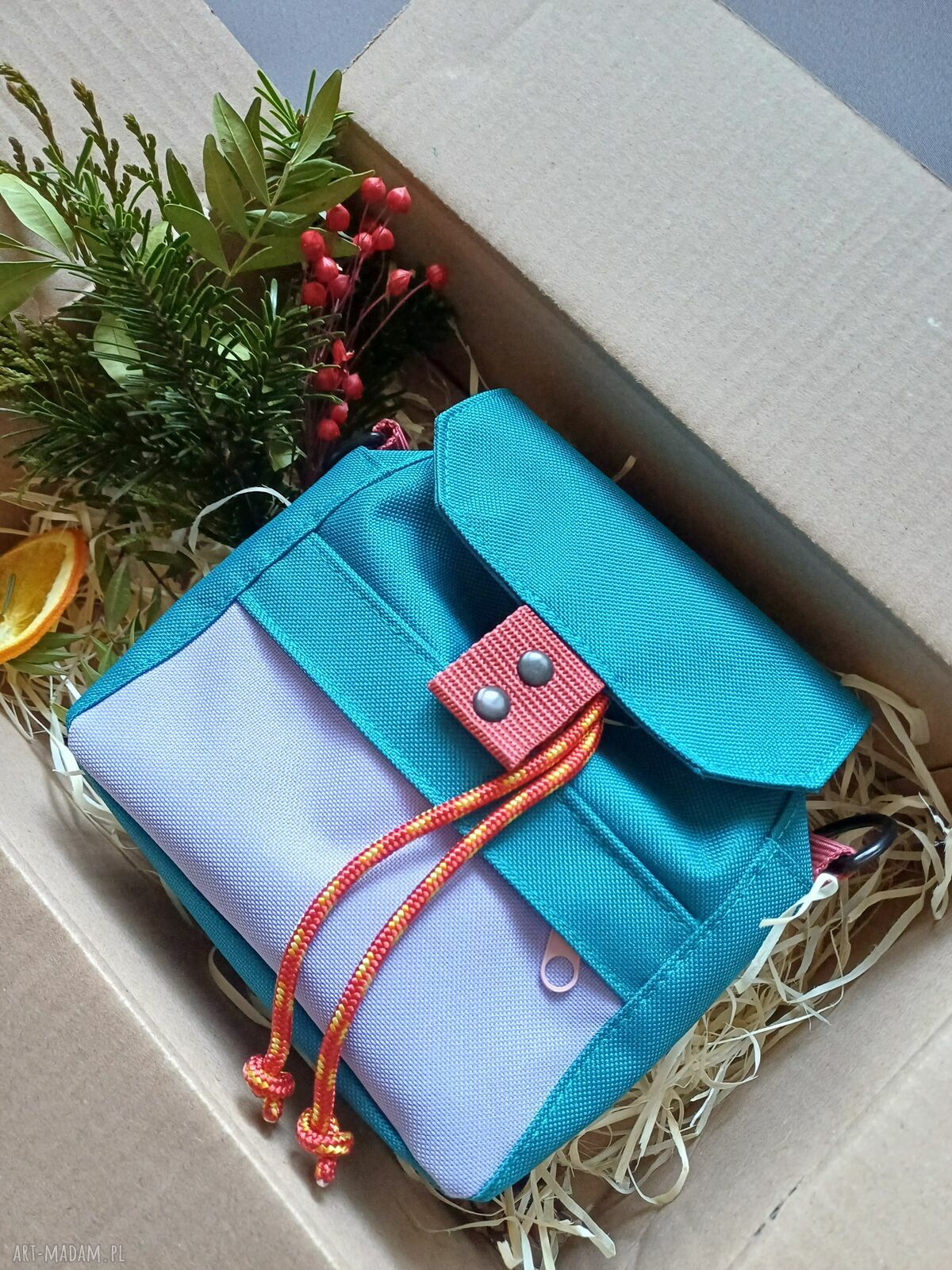 Mini torebka Luiza - listonoszka na telefon z nieprzemakalnej kodury