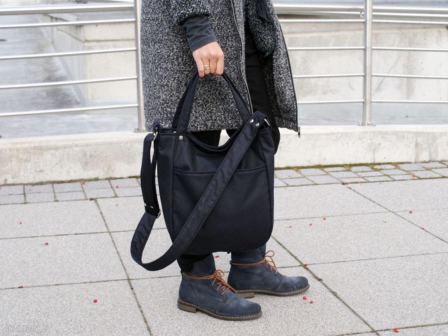 Miniks nubuk czerń faktura vegan torebka torba simple casual