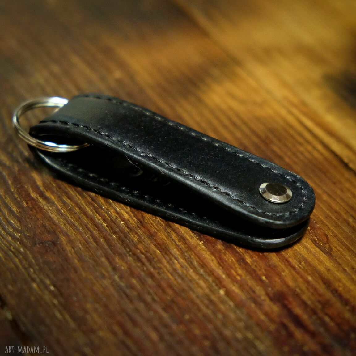 Minimalistyczne skórzane etui na klucze - brelok personalizowany