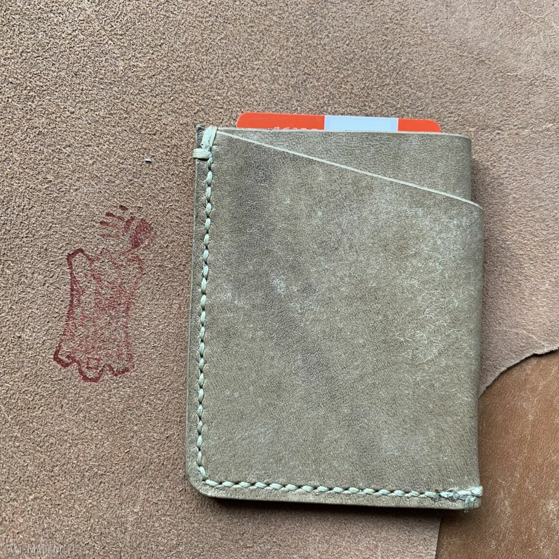 portfele: Minimalistyczny beżowy portfel ze skóry ręcznie uszyty. robione