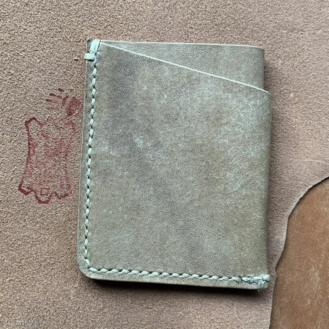 portfele: Minimalistyczny beżowy portfel ze skóry ręcznie uszyty. robione