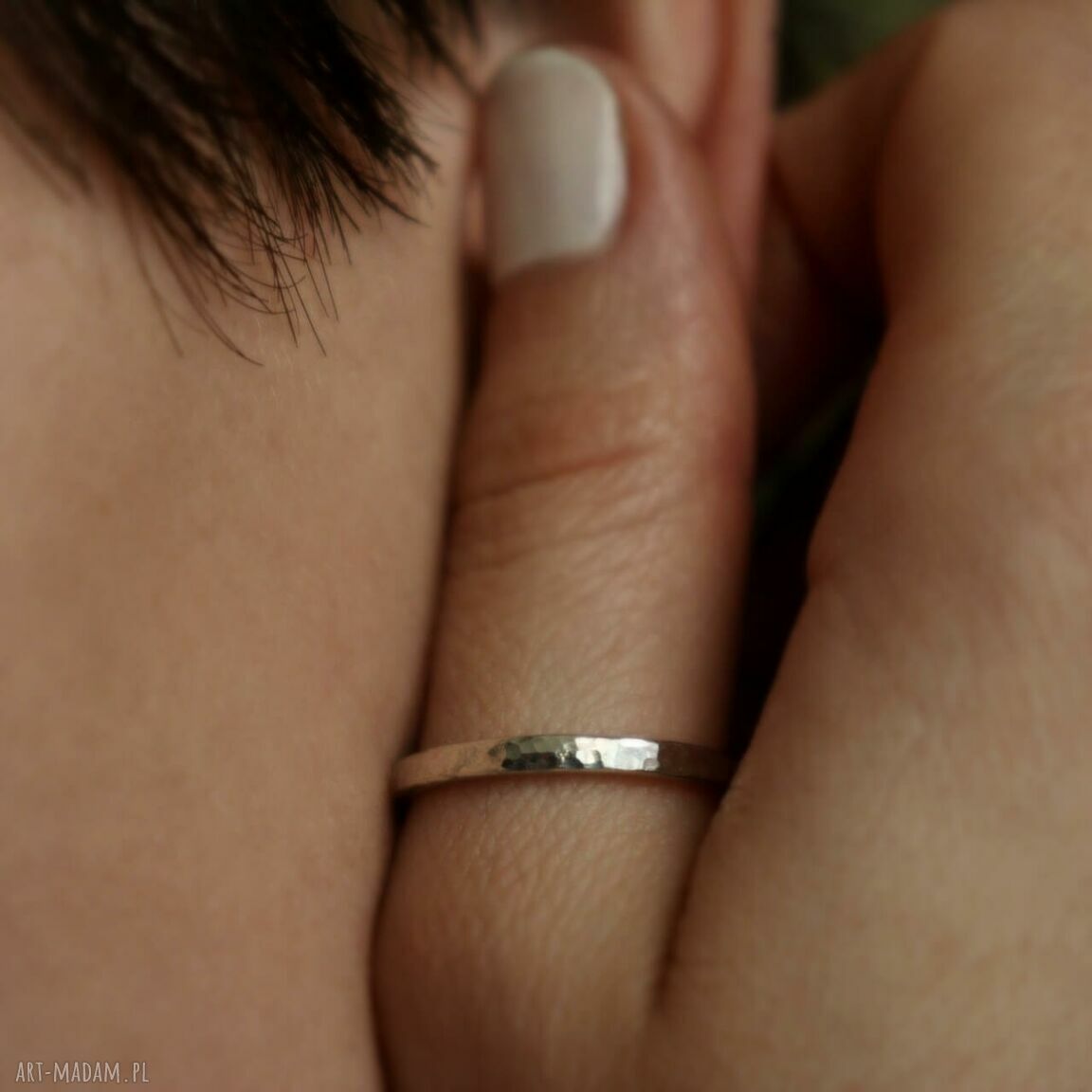 pierścionki: Minimalistyczny młotkowany pierścionek Hand Made