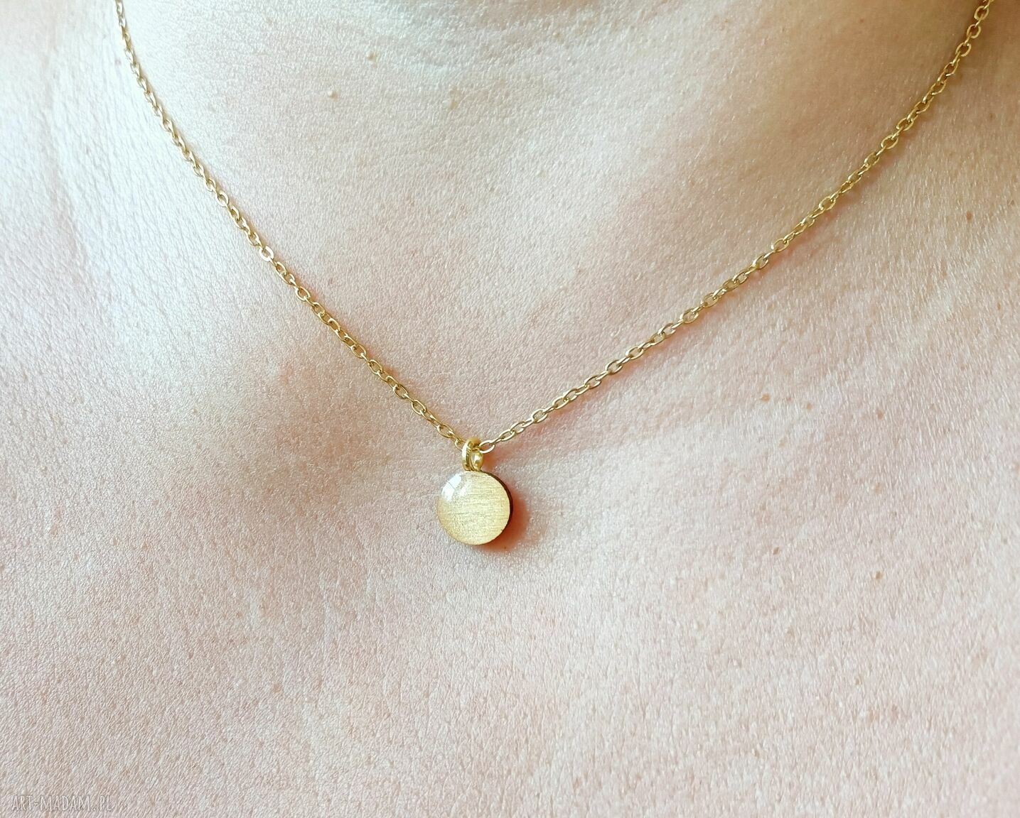 Minimalistyczny naszyjnik „ZŁOTA DROBINA” z drewna i żywicy - handmade