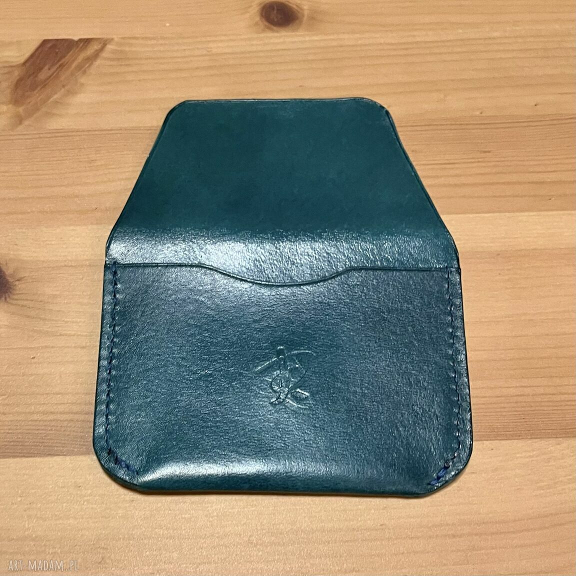 portfele: Minimalistyczny turkusowy portfel ze skóry na karty uszyty ręcznie.