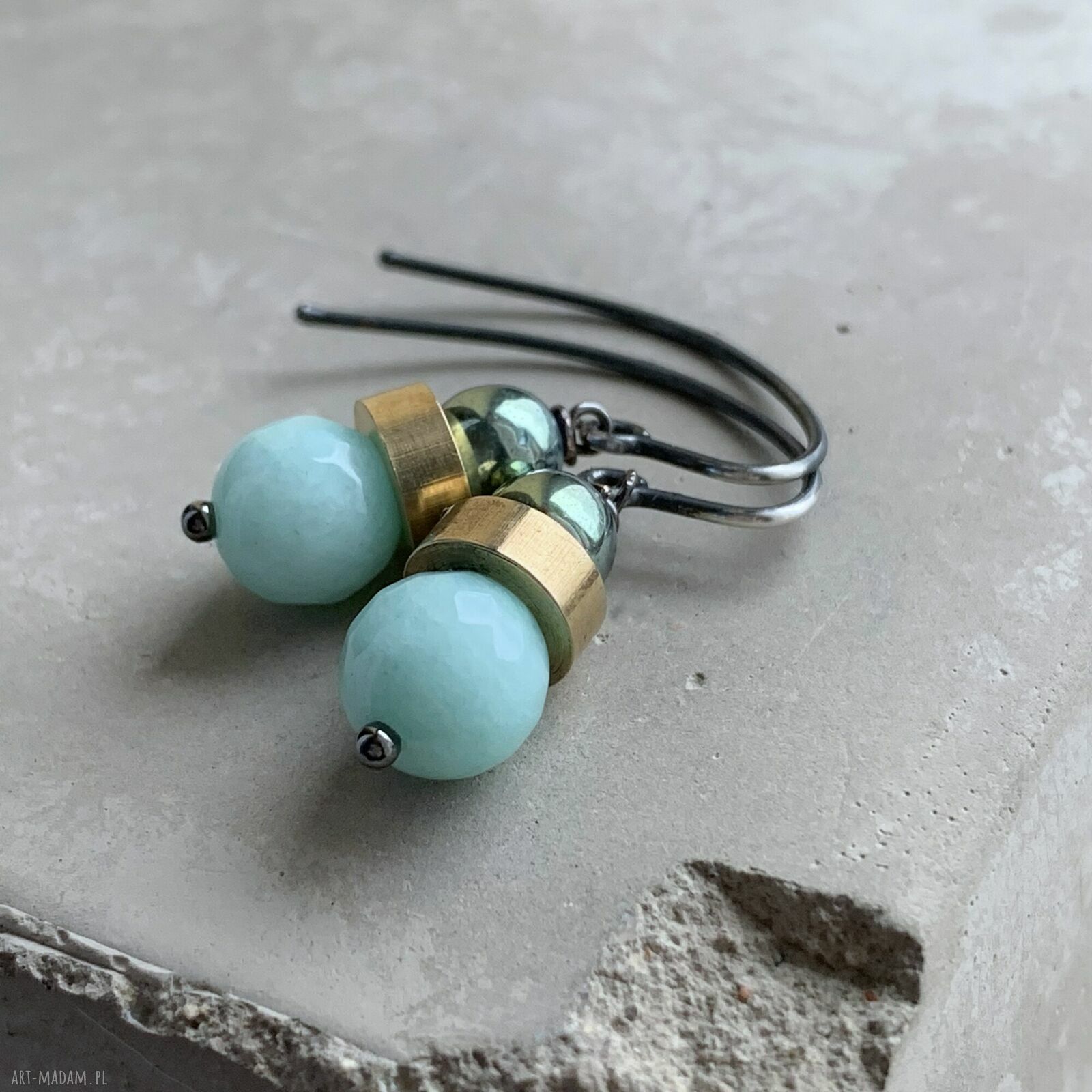 Kolczyki Mint & Scarab Green z jadeitem i hematytem - srebrne bigle z mosiądzu