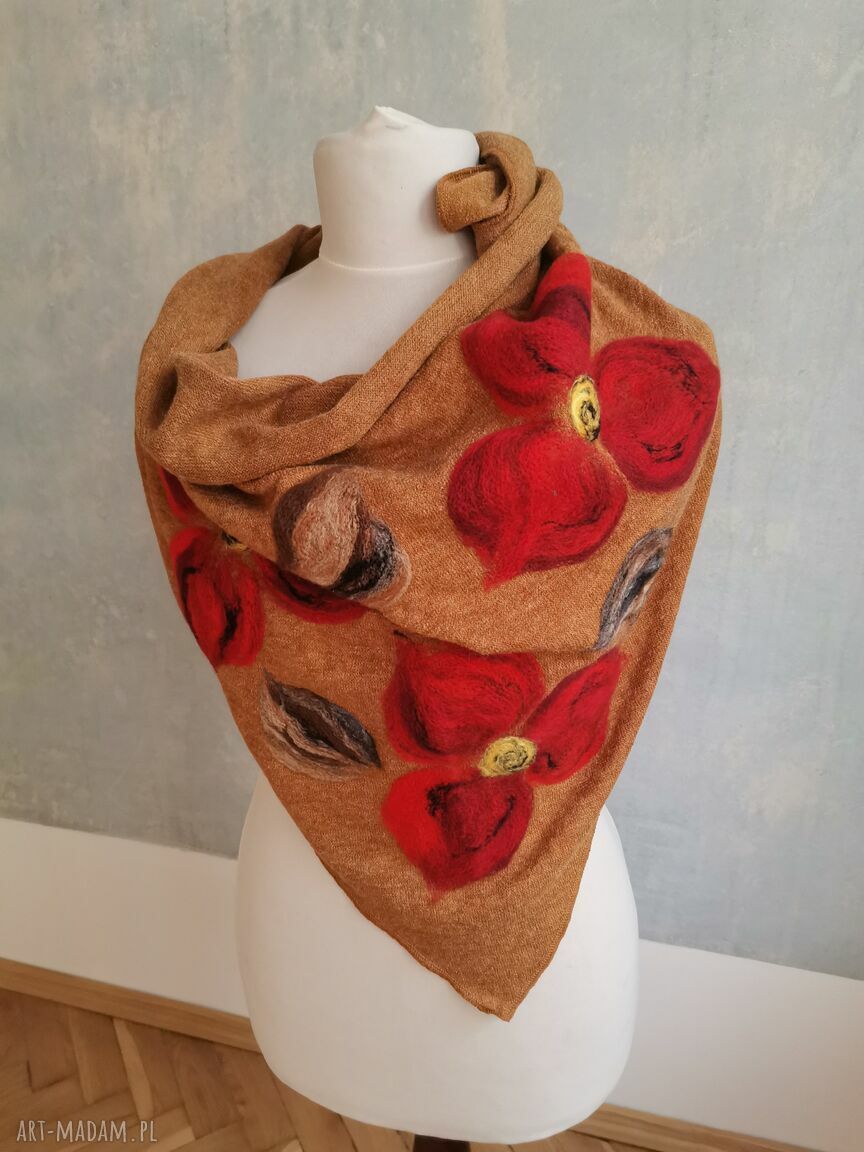 Miodowa chusta handmade z wełny merynosów - filcowane elementy