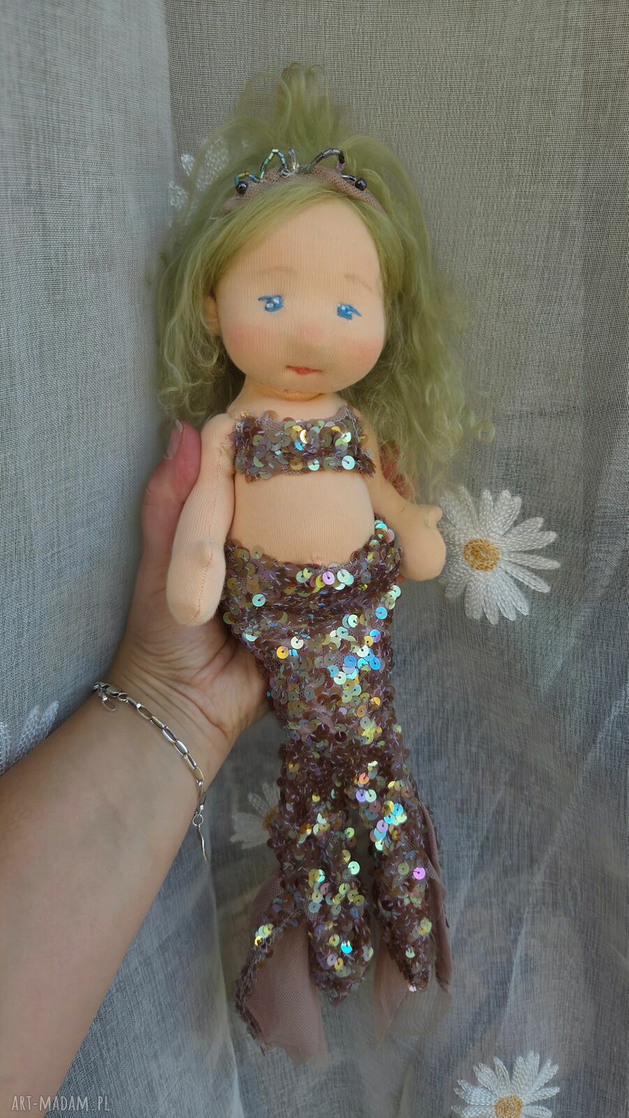 Mira - ręcznie szyta lalka artystyczna 34 cm z naturalnych materiałów