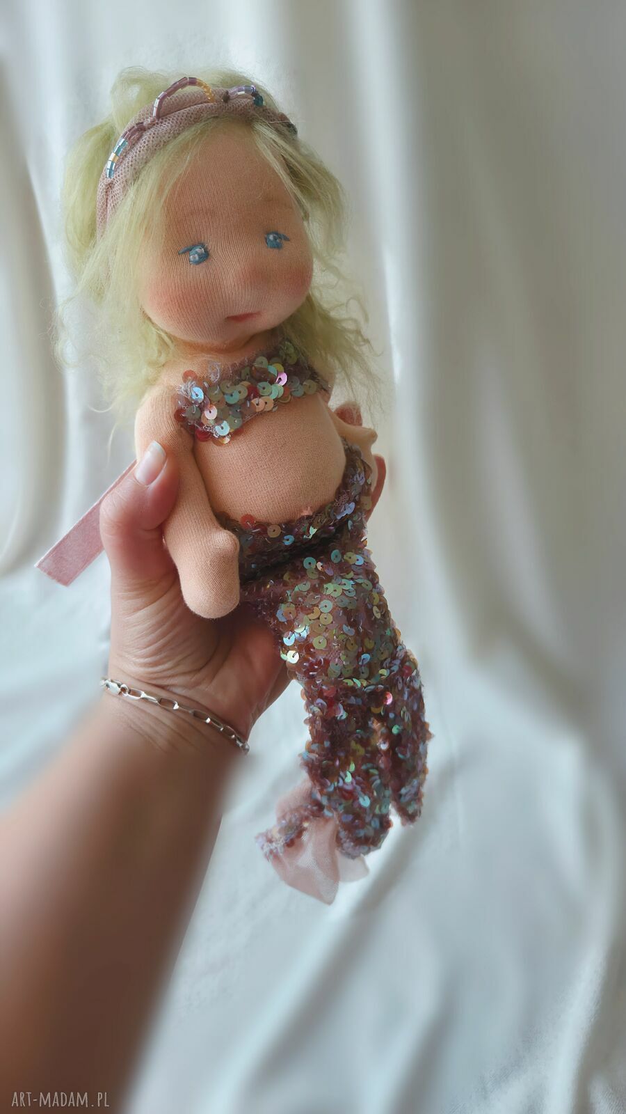Mira - ręcznie szyta lalka artystyczna 34 cm z naturalnych materiałów