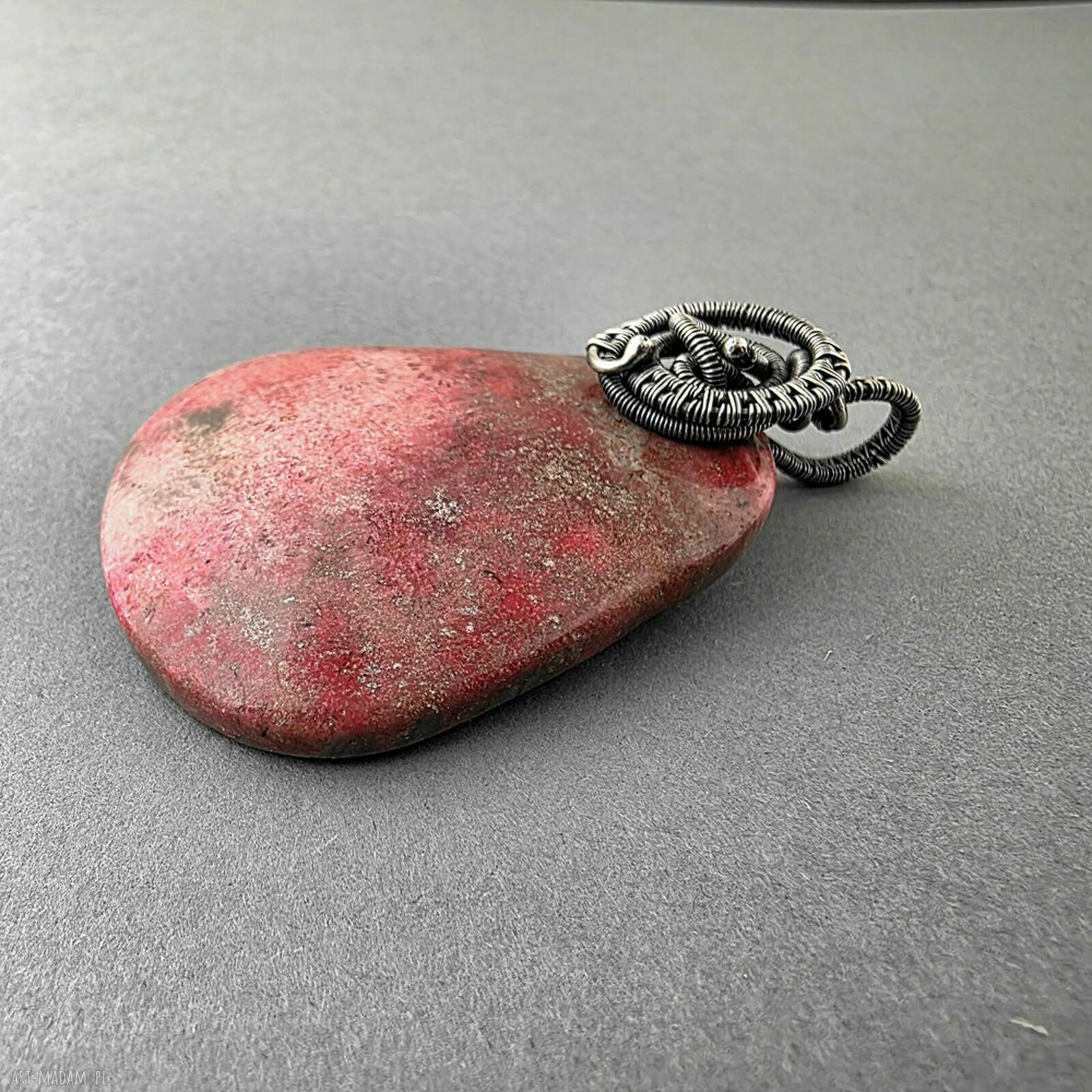 Wisiorek Mira z różowym jaspisem w oksydowanym srebrze - wire wrapping