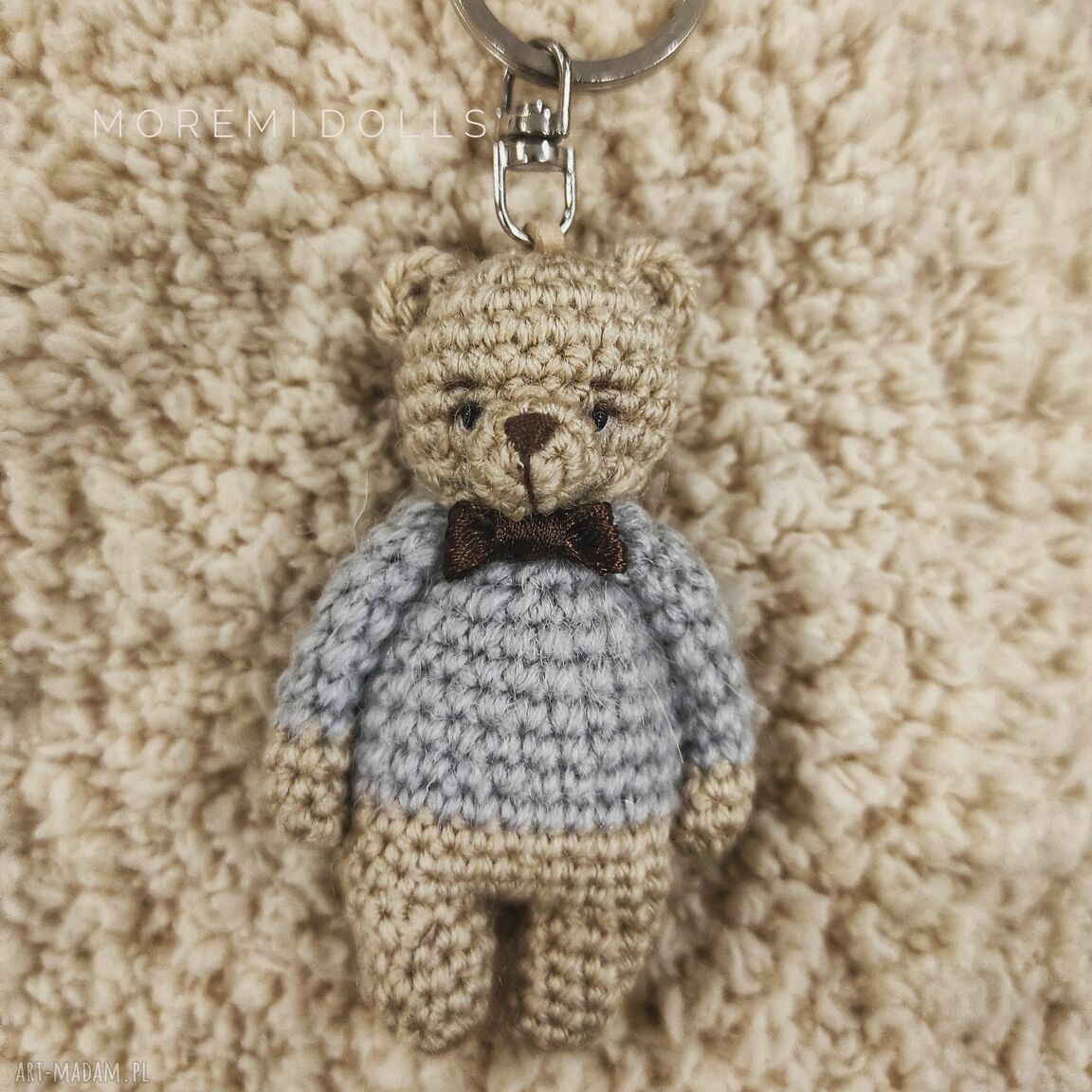 Miś Bieniamin - breloczek do kluczy w drewnianej szkatułce (personalizowany)