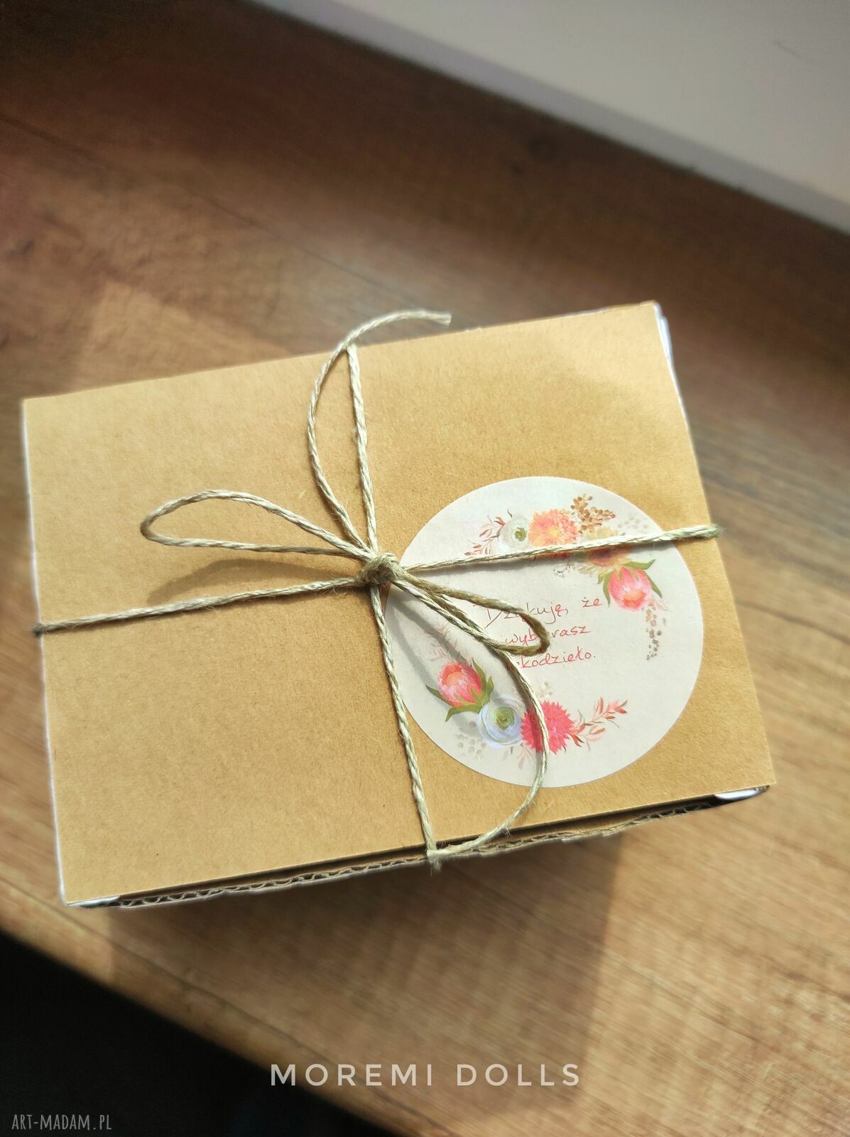 Breloczek Miś Blue Flower z personalizowanym haftem i szkatułką