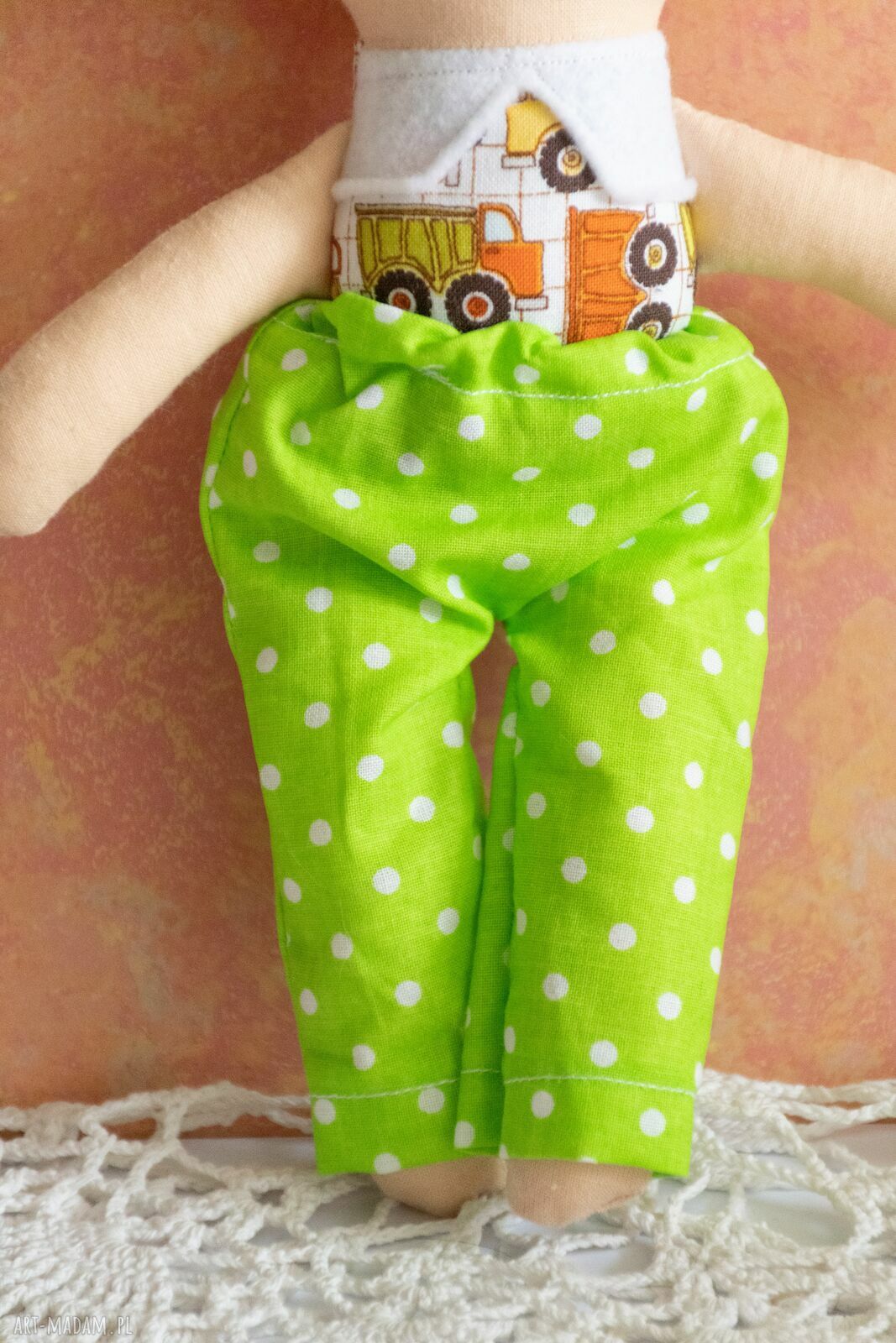 Miś maluszek Olek 23 cm - klasyczna maskotka ręcznie szyta i haftowana