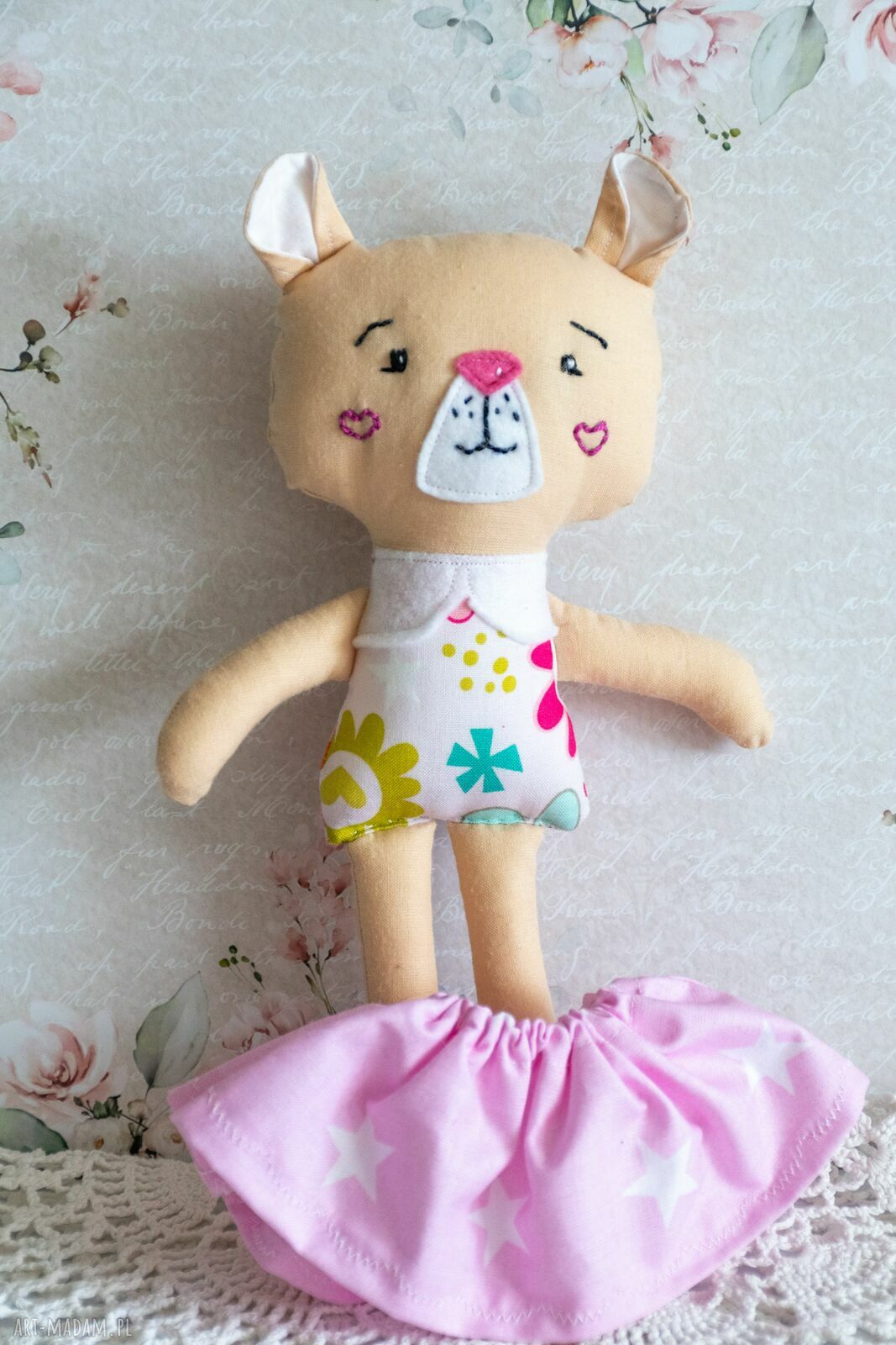 Miś Maluszek Zuzia 23 cm - klasyczna maskotka do przytulania