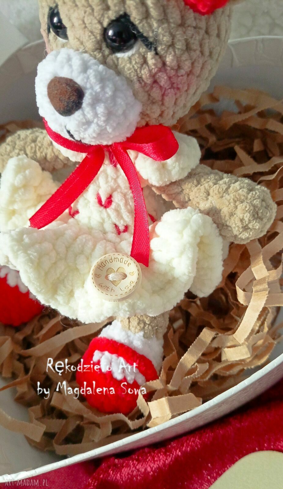 Miś na szydełku - urocza maskotka handmade na prezent dla dziecka
