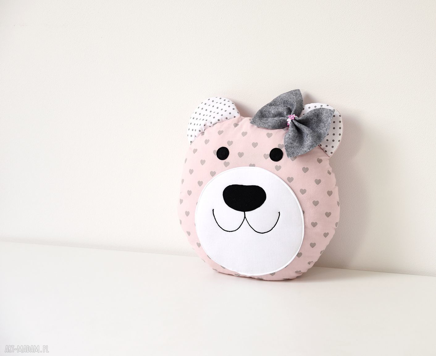Poduszka Miś - ręcznie szyta przytulanka z filcem (ok. 33 cm)