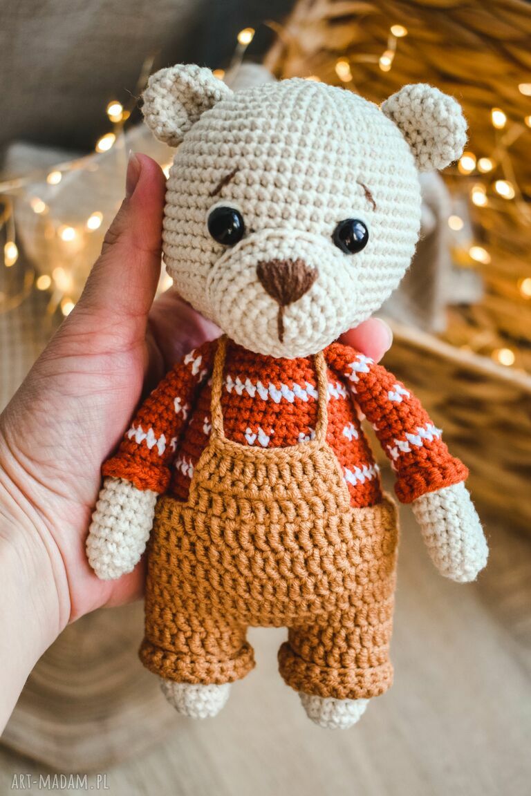 Miś na szydełku w sweterku - przytulanka handmade dla chłopca