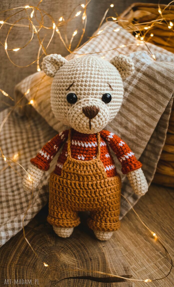 Miś na szydełku w sweterku - przytulanka handmade dla chłopca