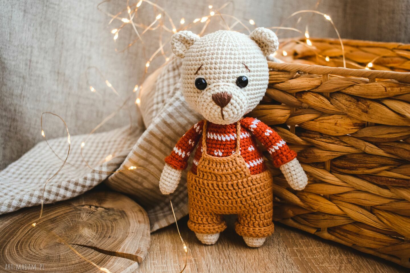 Miś na szydełku w sweterku - przytulanka handmade dla chłopca
