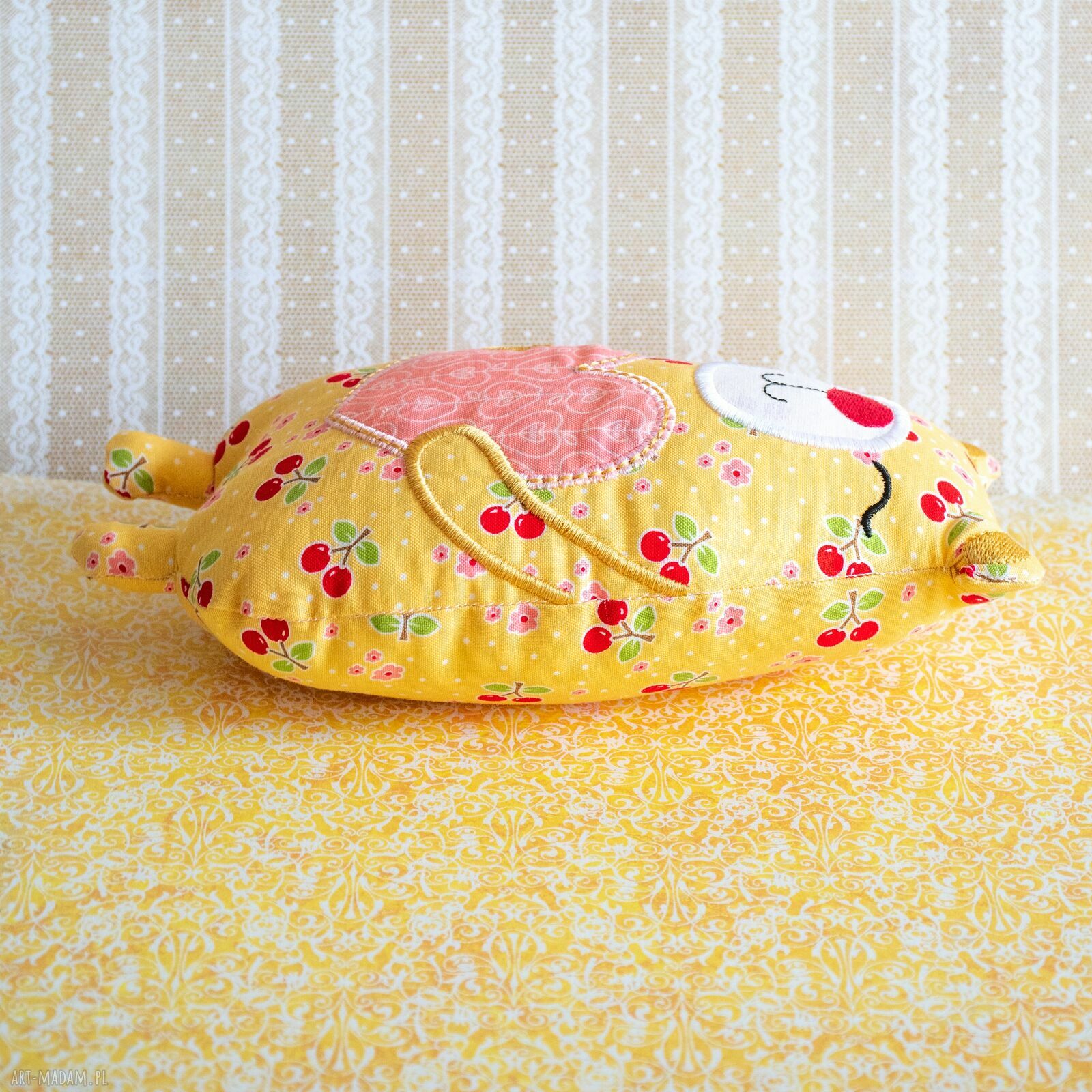 Miś serduszko - Zuzia, 21 cm - maskotka z wisienkami (handmade)
