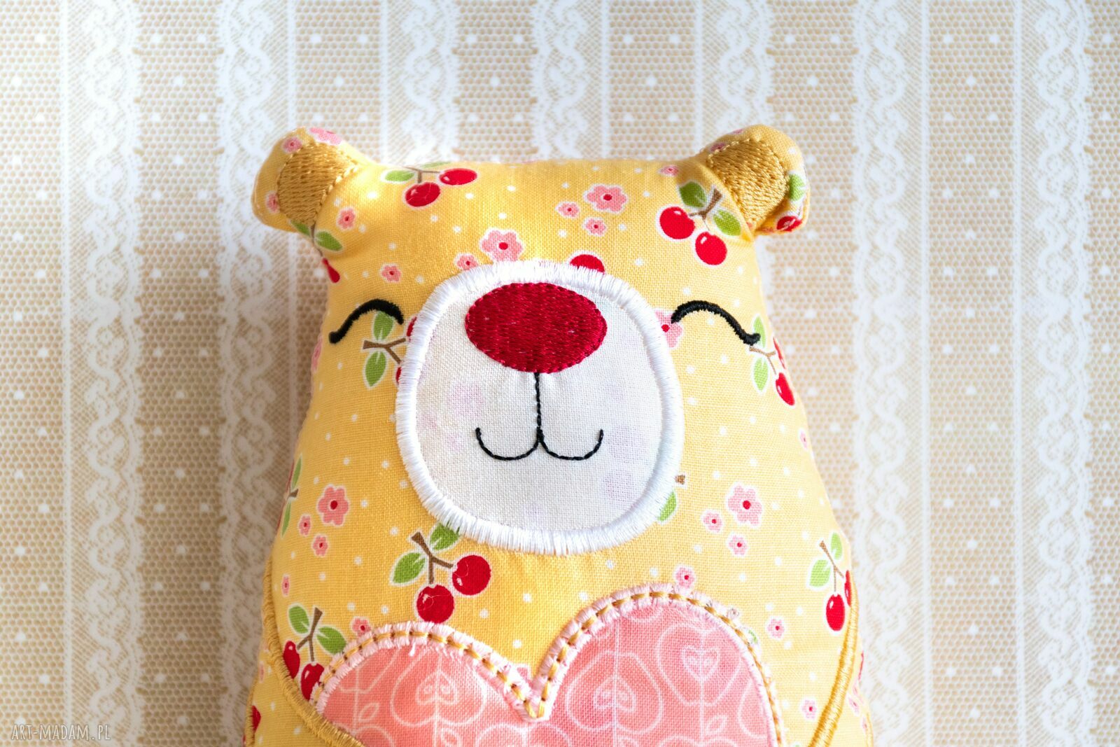 Miś serduszko - Zuzia, 21 cm - maskotka z wisienkami (handmade)