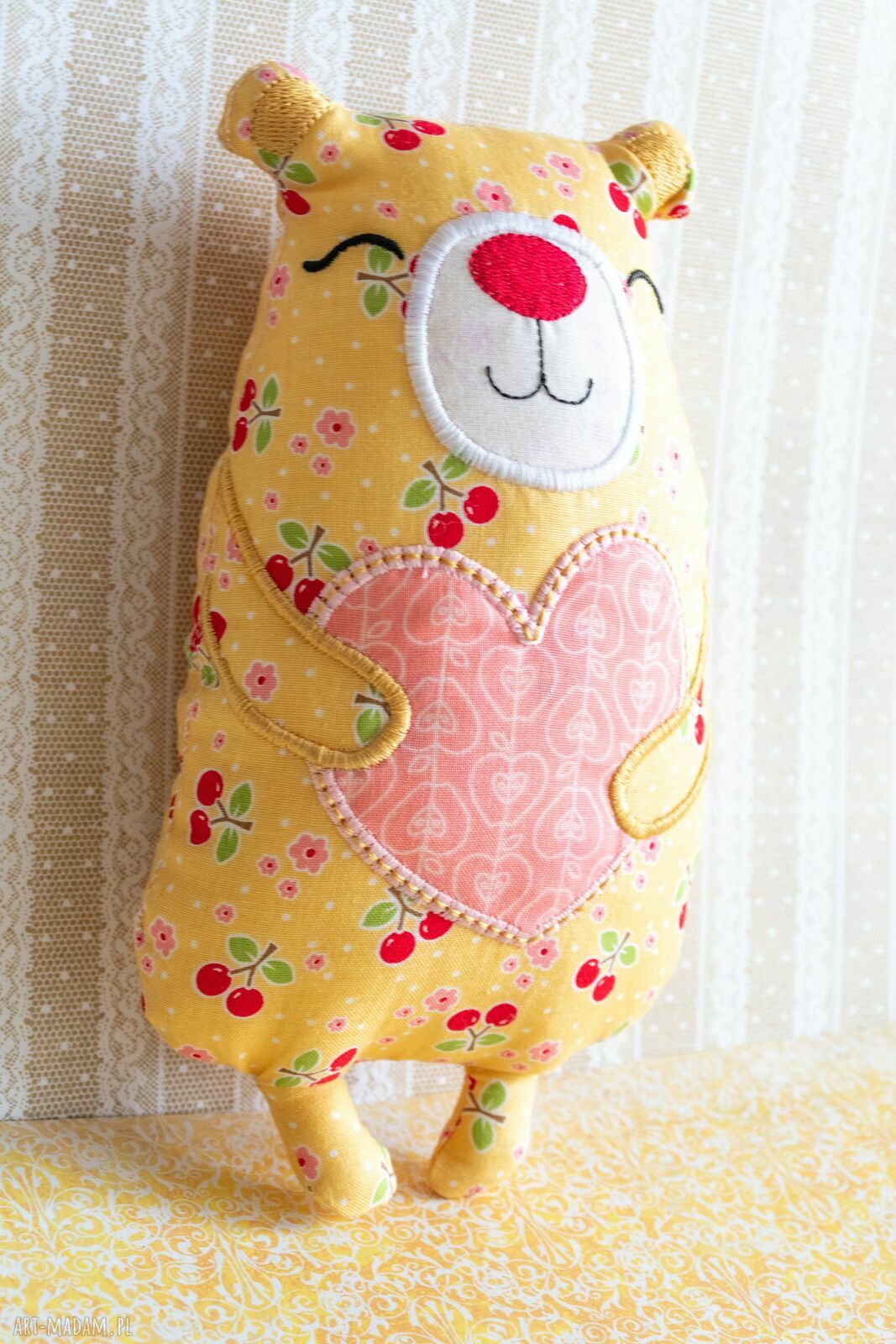 Miś serduszko - Zuzia, 21 cm - maskotka z wisienkami (handmade)