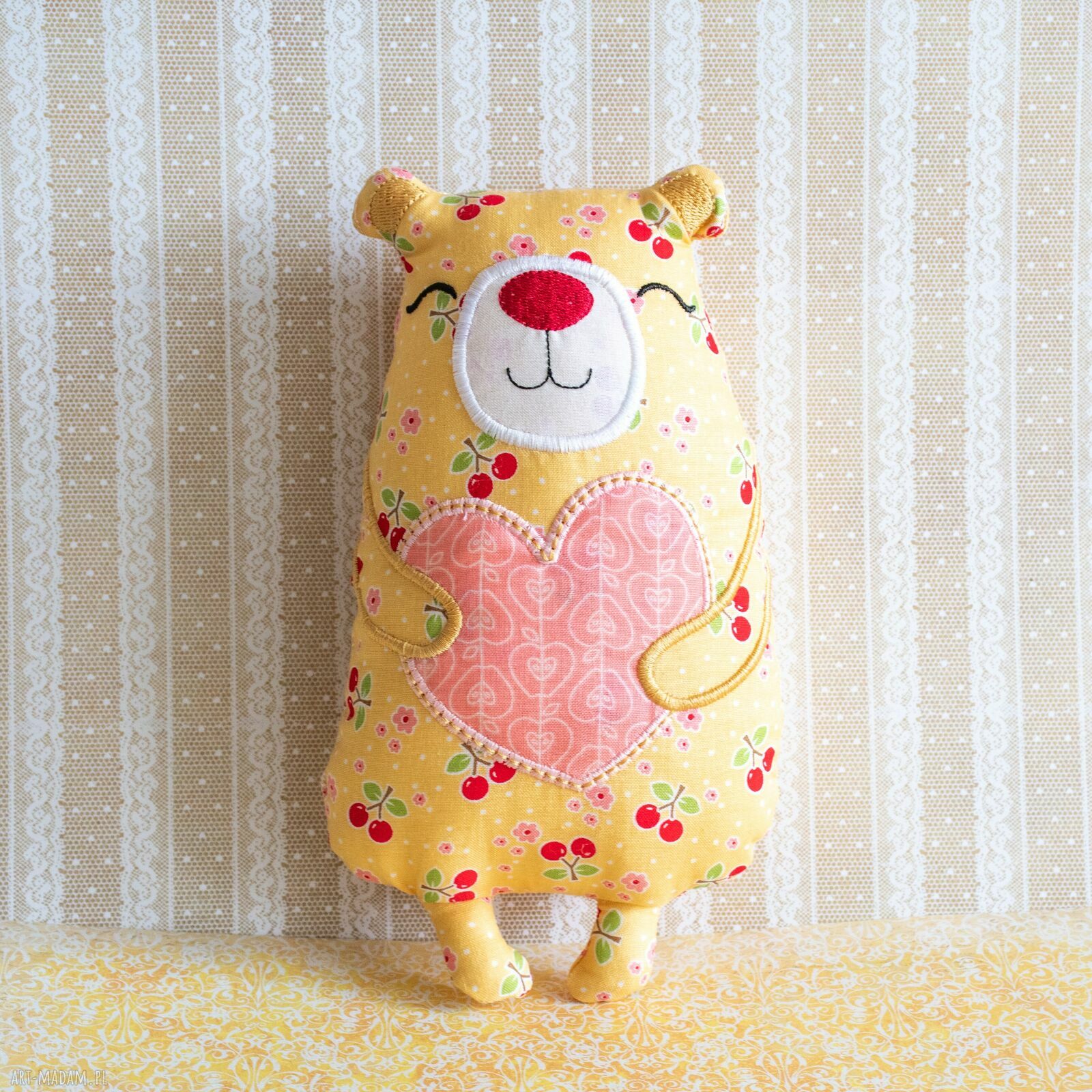 Miś serduszko - Zuzia, 21 cm - maskotka z wisienkami handmade